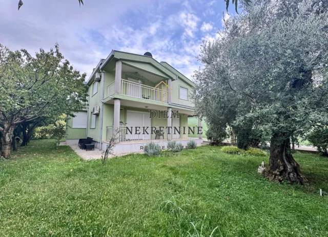Rent, house, 175m², Podgorica, Crna Gora