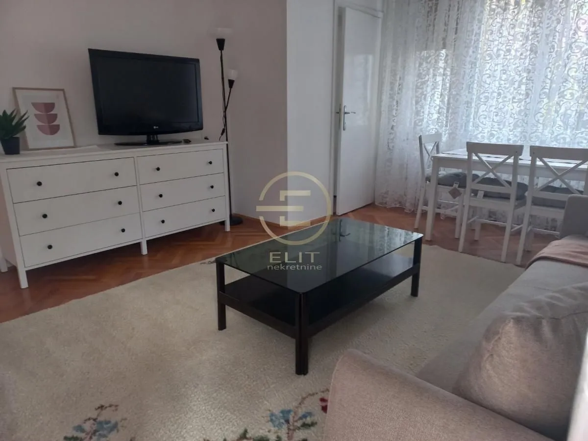 Izdavanje, dvosoban stan, 50m², Grbavica, Novi Sad Sve Podlokacije