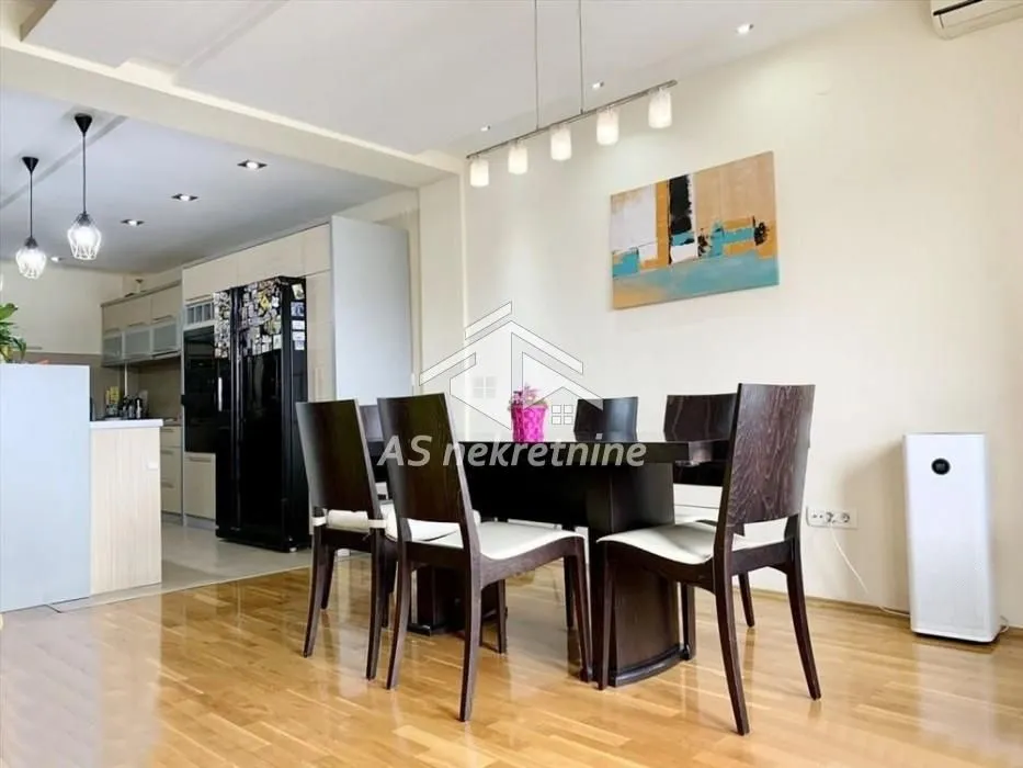 Sale, four bedroom apartment, 157m², Đeram Pijaca, Beograd
