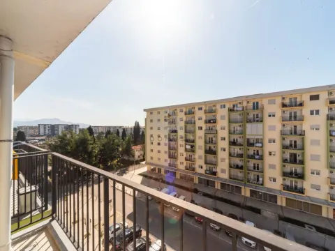 Rent, one bedroom apartment, 40m², Pobrežje, Podgorica - image 8