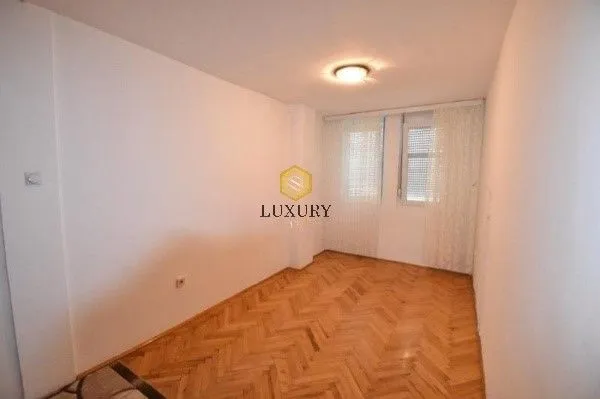 Prodaja, jednosoban stan, 58m², Blok 6, Podgorica