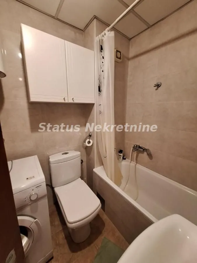 Izdavanje, dvosoban stan, 42m², Sajmište, Novi Sad