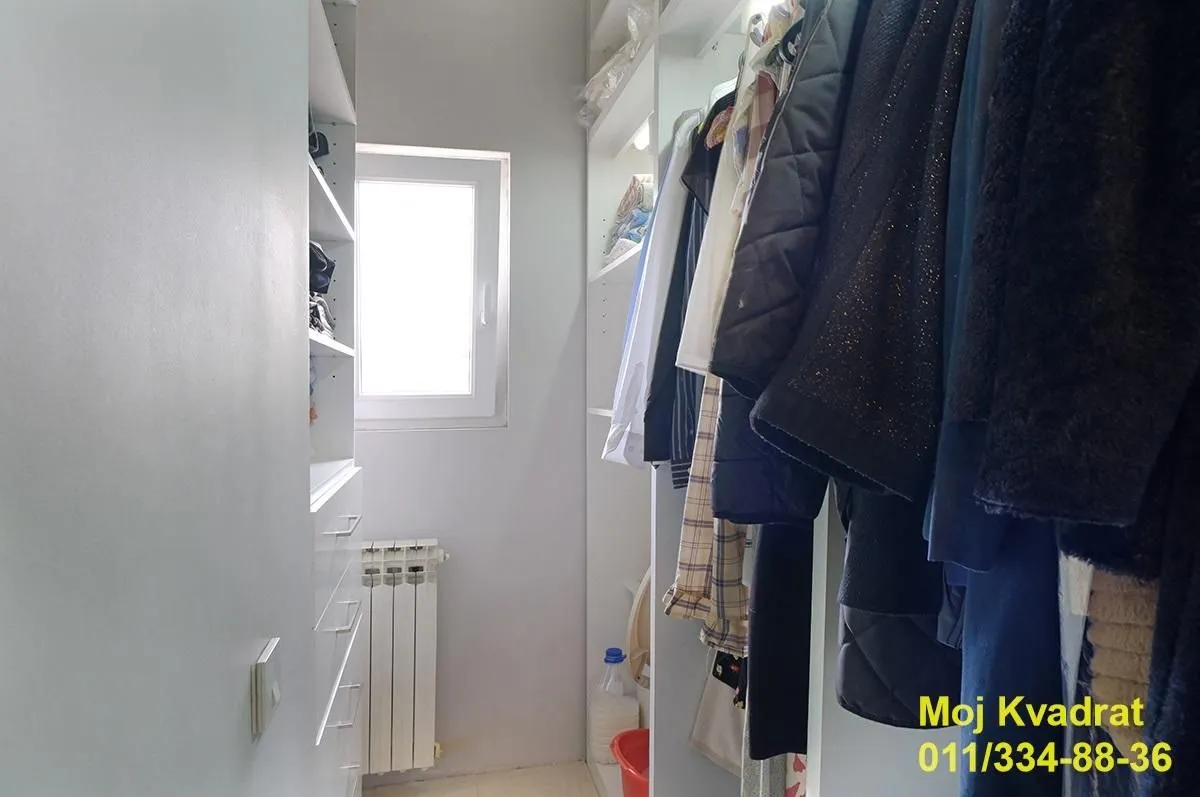 Sale, three bedroom apartment, 99m², Kalenić Pijaca, Vračar Sve Podlokacije