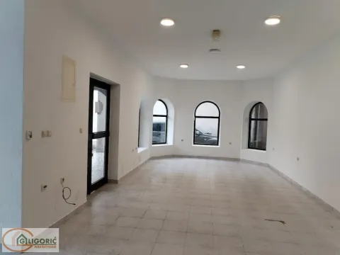 Izdavanje, poslovni prostor, 90m², Nova Pazova, Stara Pazova - image 2