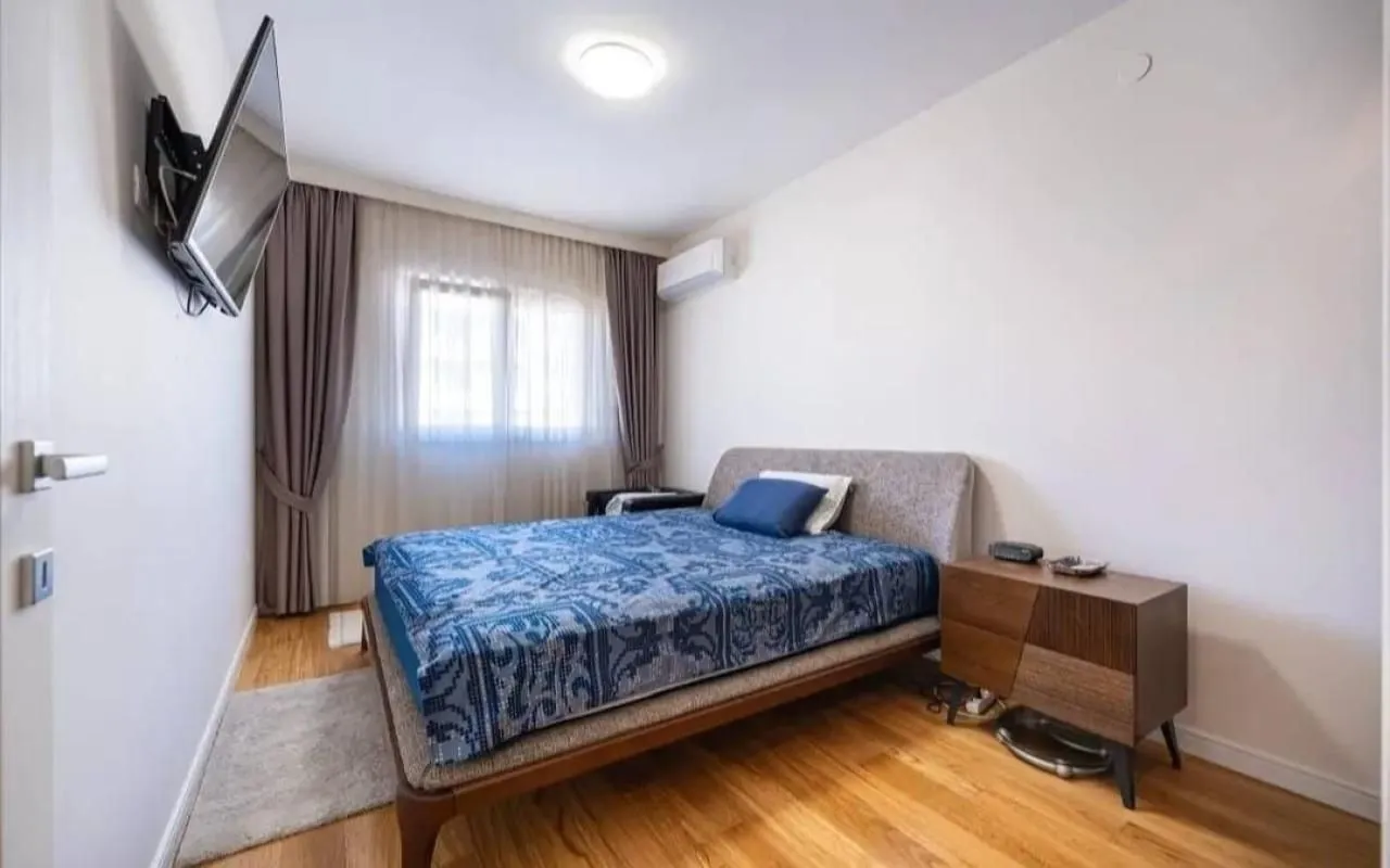 Izdavanje, dvosoban stan, 68m², Central Point, Podgorica