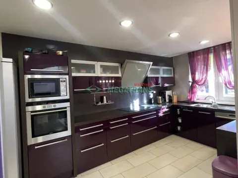 Izdavanje, stan, 310m², Grbavica, Novi Sad Sve Podlokacije - image 7