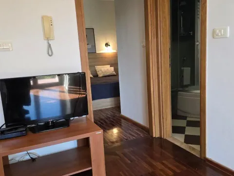 Sale, one bedroom apartment, 46m², Petrovac, Budva - image 9