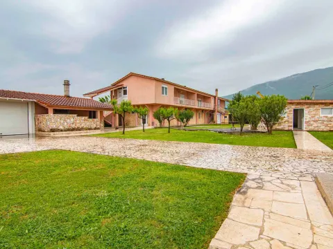  House for Sale, 400m2, Glavica, Danilovgrad