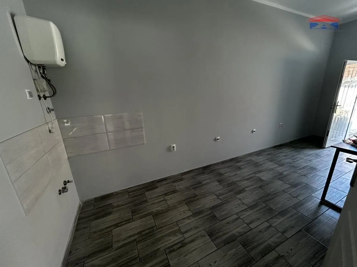 Rent, office space, 56m², Čortanovci, Inđija
