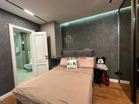 Sale, three bedroom apartment, 195m², Pobrežje, Podgorica - image 6