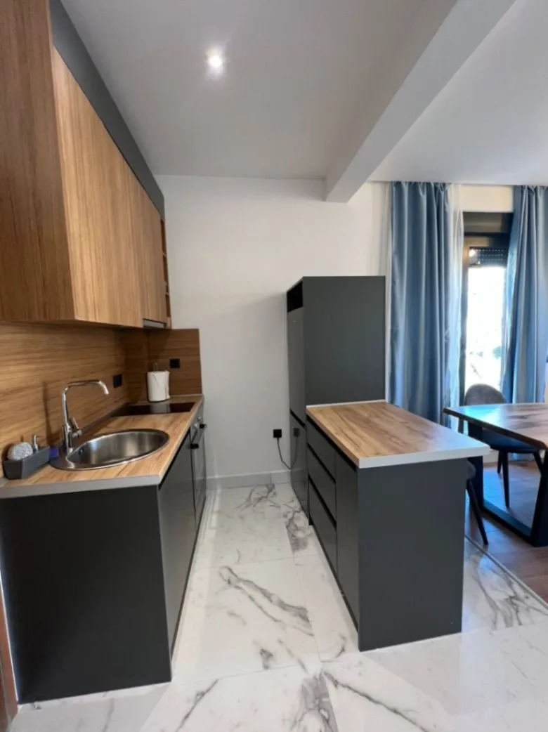 Izdavanje, jednosoban stan, 39m², Bečići, Budva