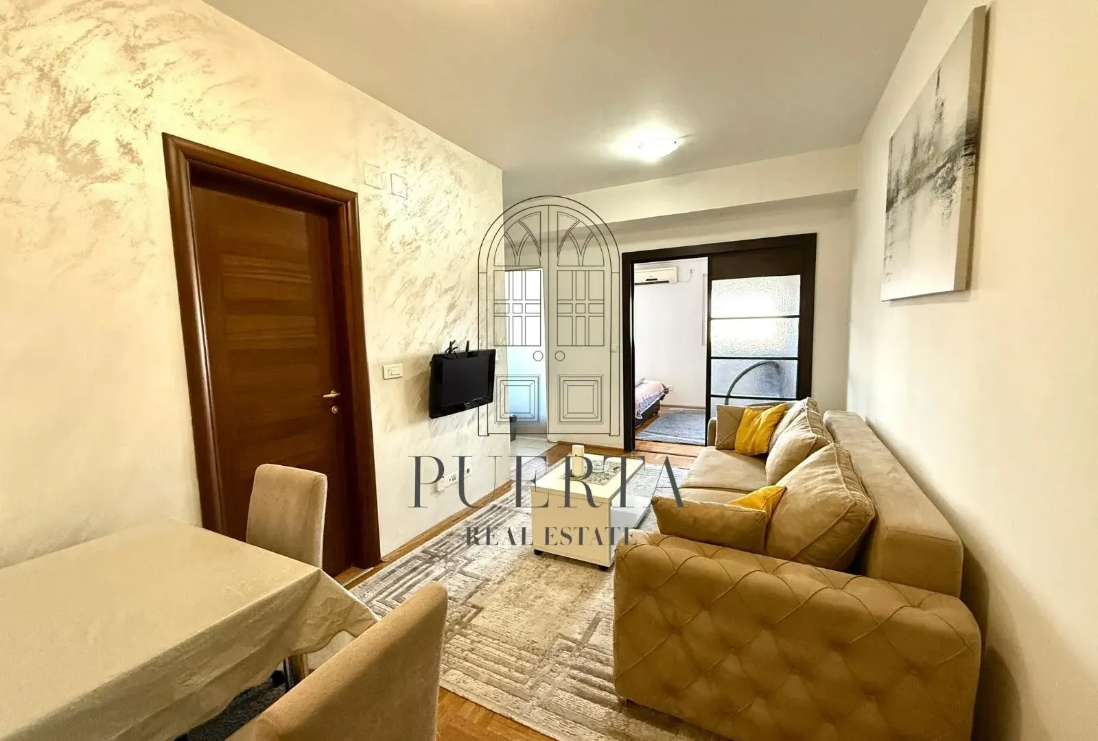 Izdavanje, jednosoban stan, 35m², City Kvart, Podgorica