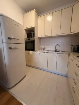 Izdavanje, jednosoban stan, 47m², Blok 6, Podgorica - image 6