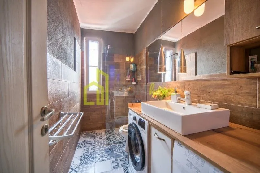 Sale, house, 160m², Stara Varoš, Podgorica