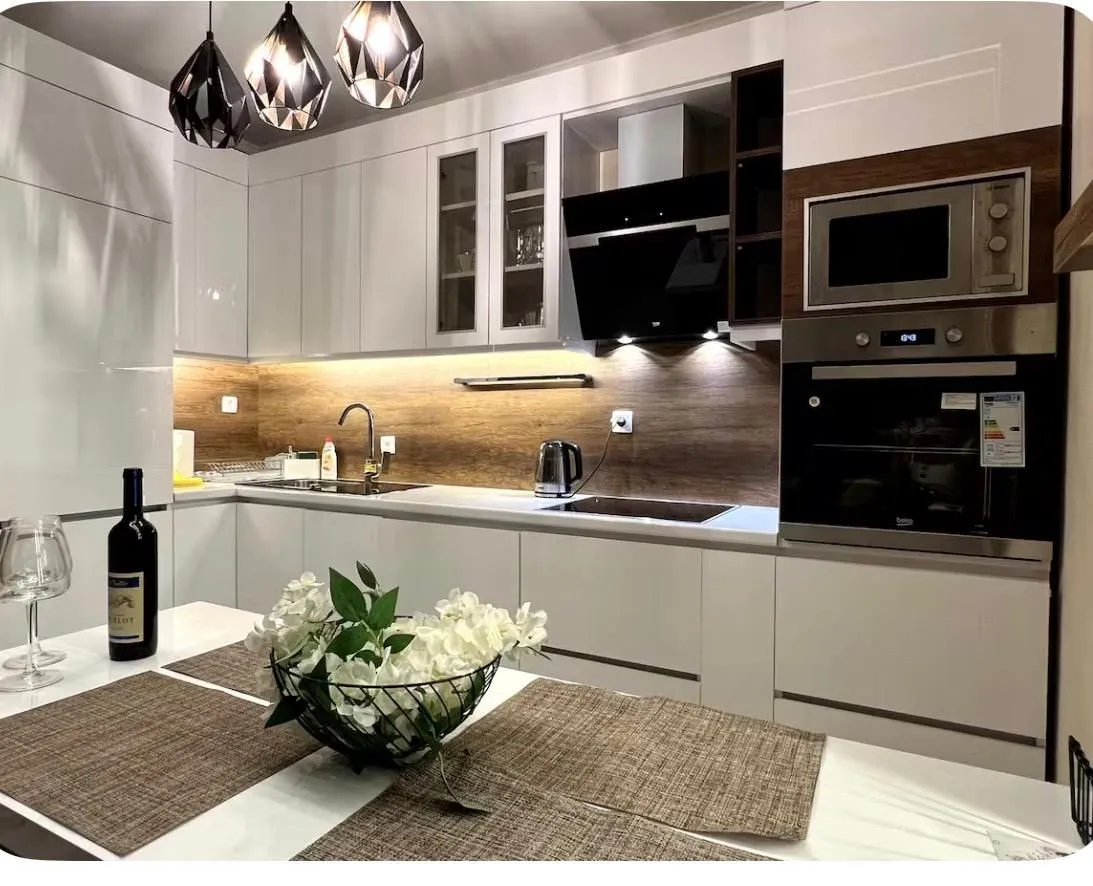 Rent, one bedroom apartment, 55m², Dobrota, Kotor