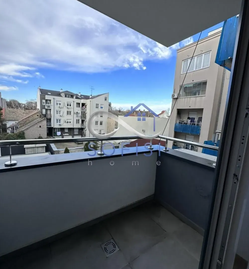 Izdavanje, dvosoban stan, 65m², Centar, Novi Sad