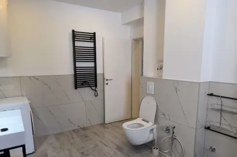 Izdavanje, trosoban stan, 147m², Đenovići, Herceg Novi - image 20