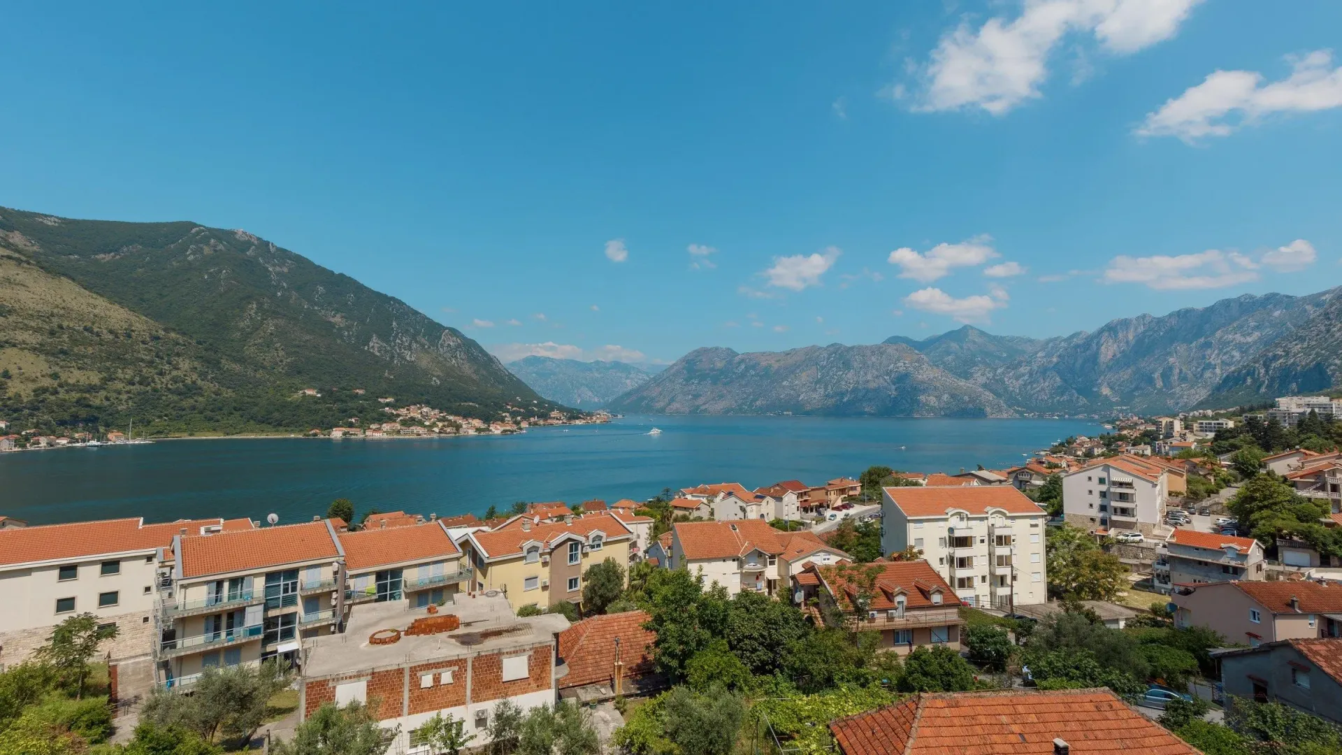 Prodaja, dvosoban stan, 84m², Dobrota, Kotor