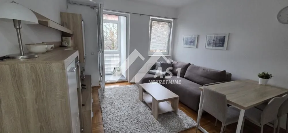 Izdavanje, jednosoban stan, 38m², Sajam, Novi Sad Sve Podlokacije