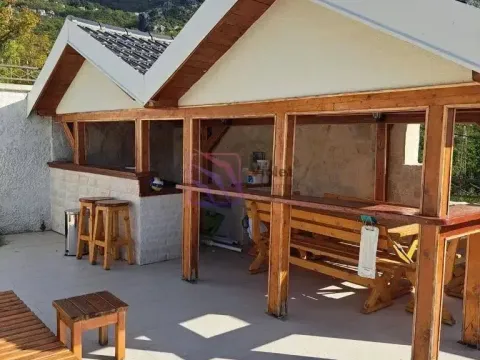 Izdavanje, kuća, 450m², Markovići, Budva - image 6