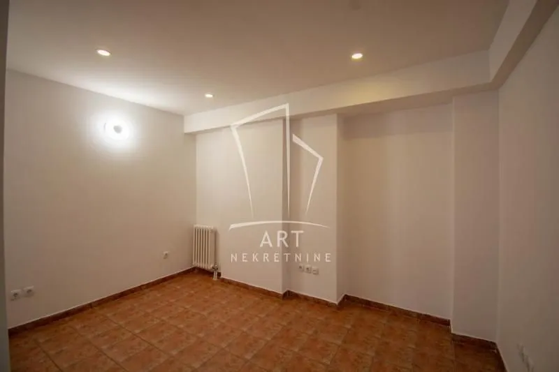 Sale, four bedroom apartment, 133m², Slavija, Vračar Sve Podlokacije