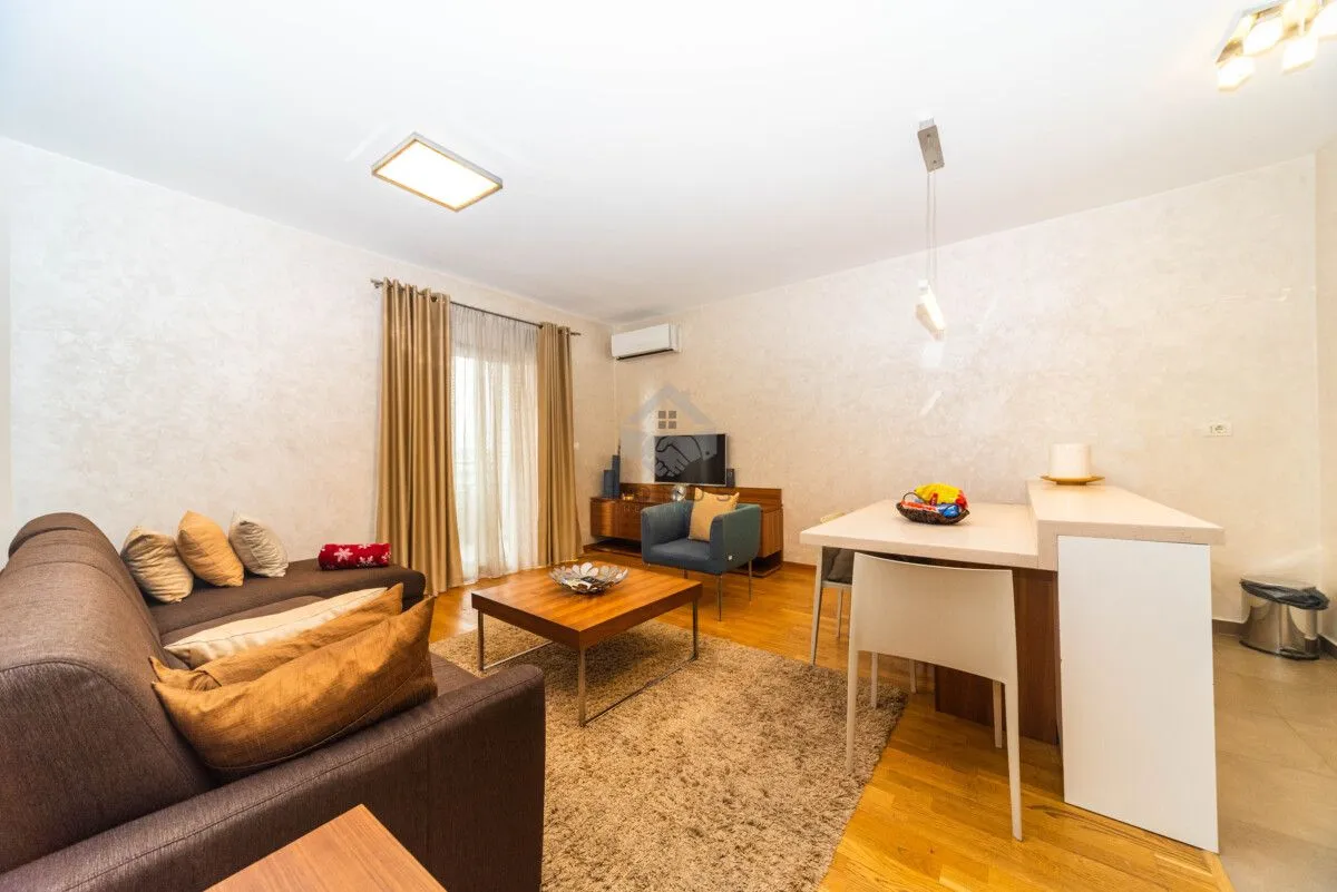 Rent, two bedroom apartment, 70m², City Kvart, Podgorica