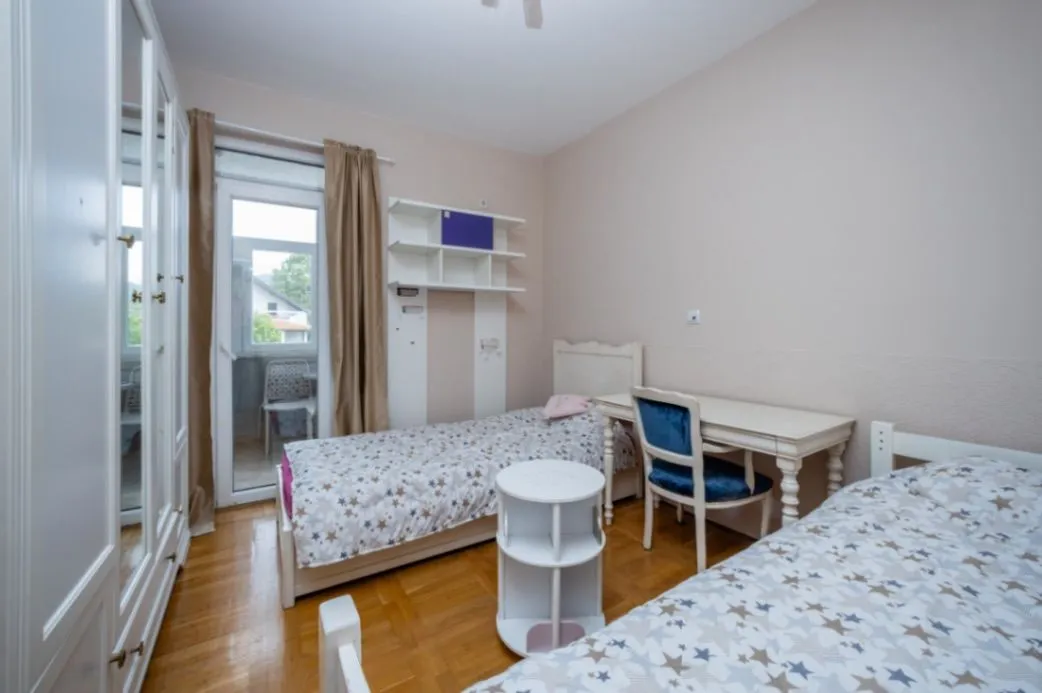 Prodaja, dvosoban stan, 70m², Gruda, Cetinje