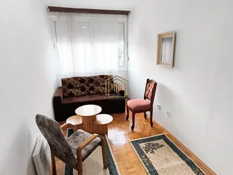 Izdavanje, dvosoban stan, 67m², Centar, Bar - image 10