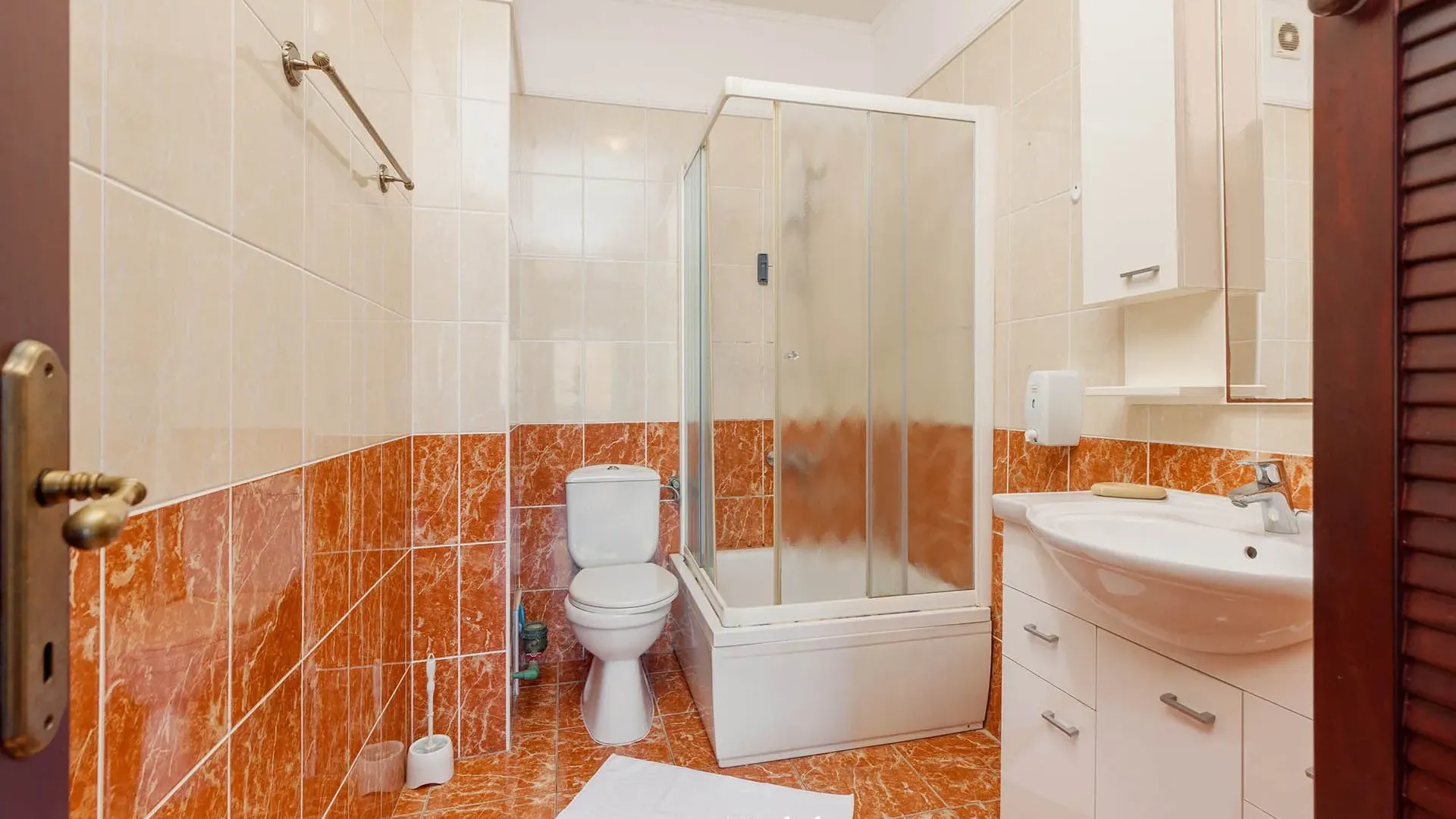 Prodaja, dvosoban stan, 84m², Kostanjica, Kotor