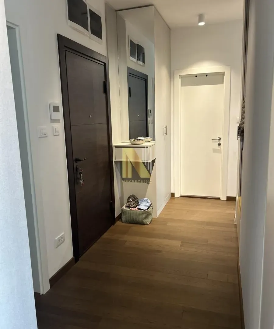 Prodaja, trosoban stan, 67m², Adamovićevo Naselje, Novi Sad Sve Podlokacije