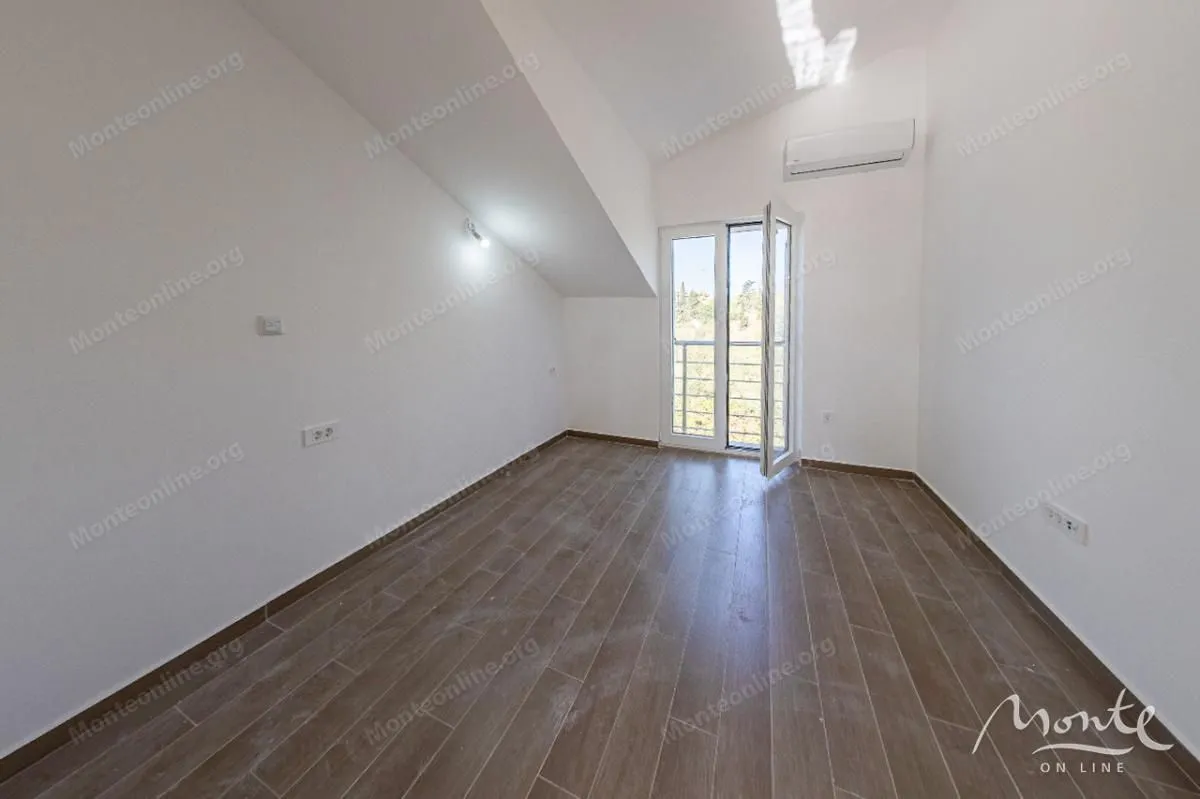 Prodaja, dvosoban stan, 74m², Đenovići, Herceg Novi