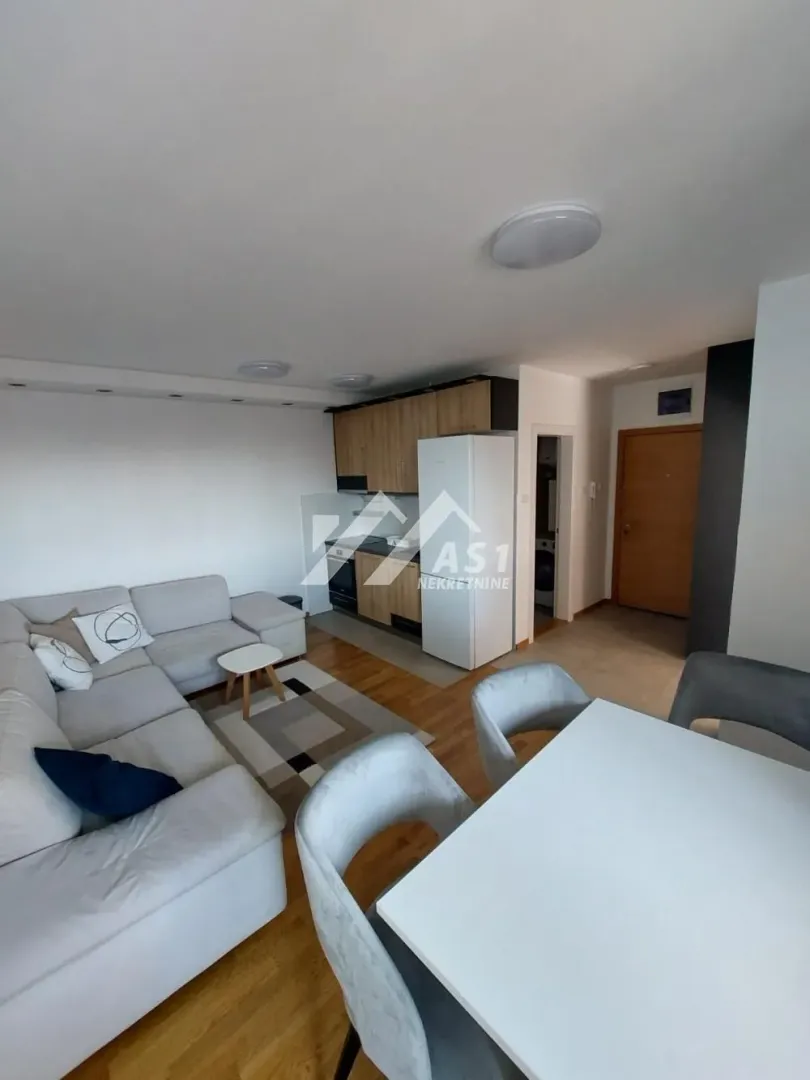 Izdavanje, jednosoban stan, 40m², Rotkvarija, Novi Sad Sve Podlokacije