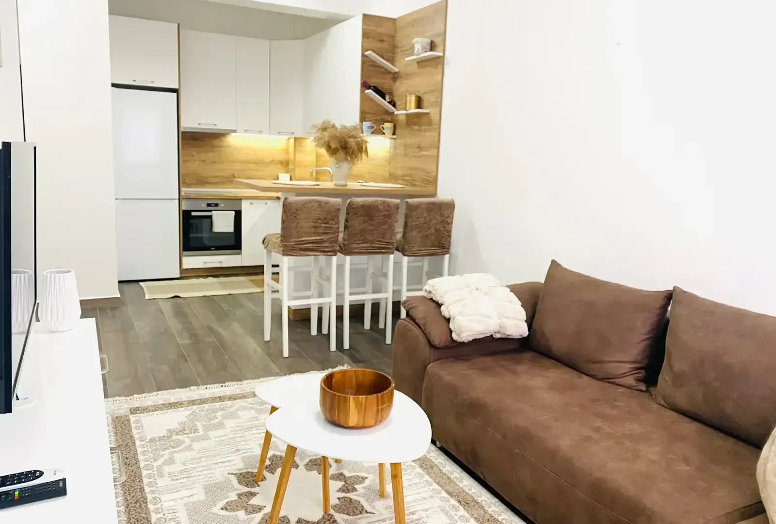 Izdavanje, stan, 37m², Tivat, Crna Gora