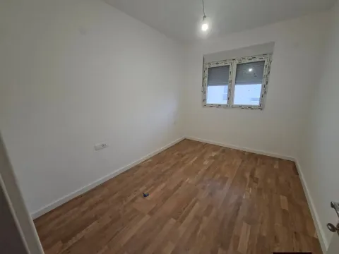 Prodaja, jednosoban stan, 42m², Zabjelo, Podgorica - image 1