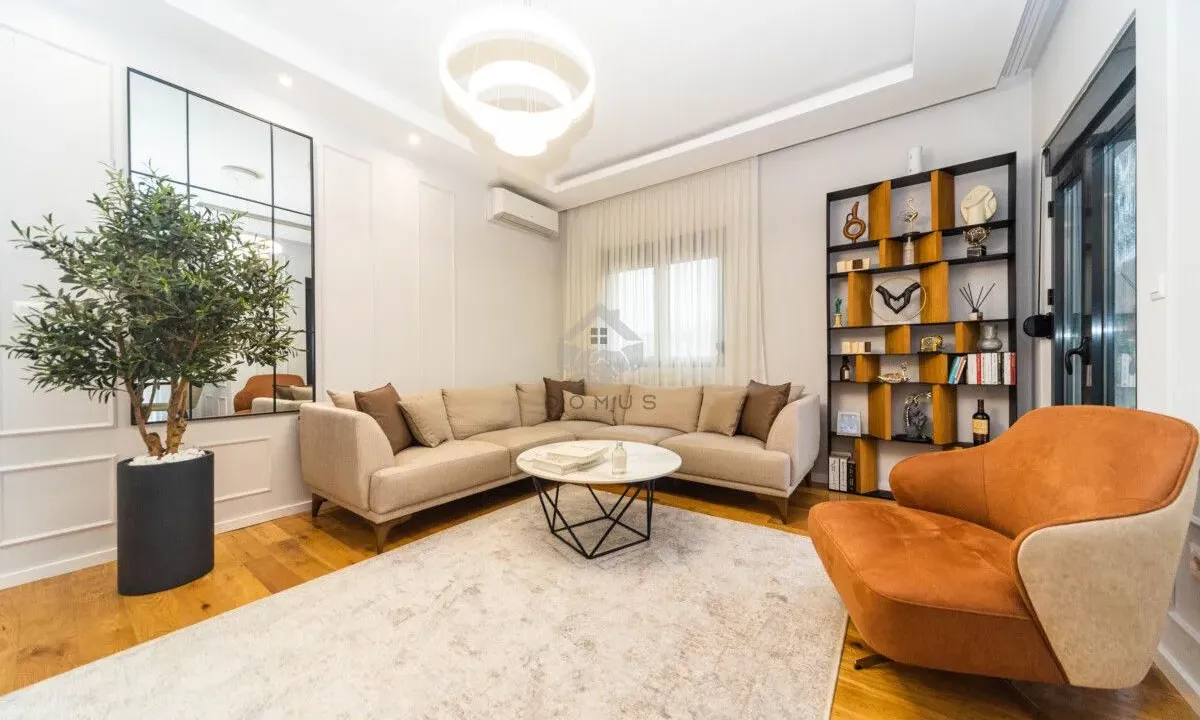 Izdavanje, dvosoban stan, 66m², Centar, Podgorica