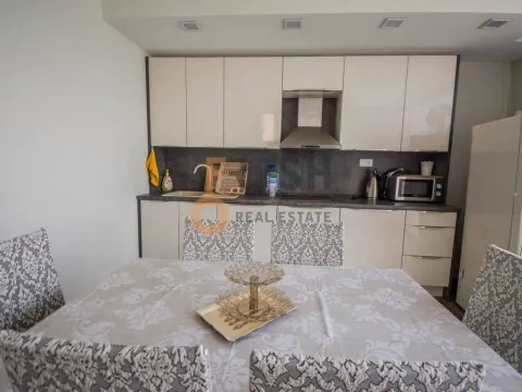 Prodaja, kuća, 240m², Tivat, Crna Gora - image 10