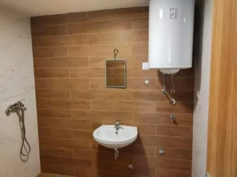 Izdavanje, dvosoban stan, 69m², Ljubović, Podgorica - image 12