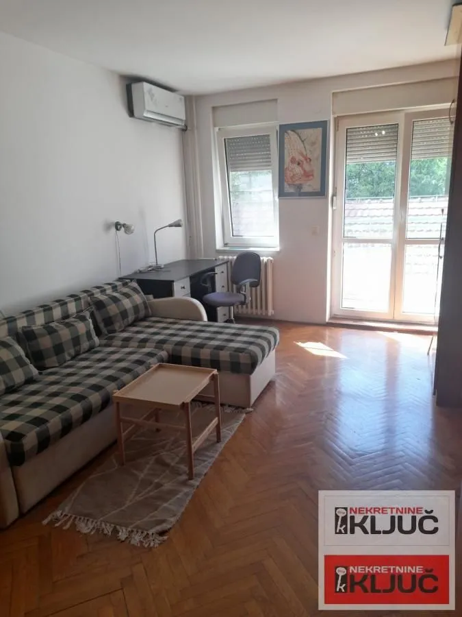 Izdavanje, garsonjera, 29m², Grbavica, Novi Sad Sve Podlokacije