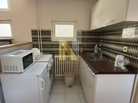 Izdavanje, trosoban stan, 57m², Centar, Novi Sad - image 3