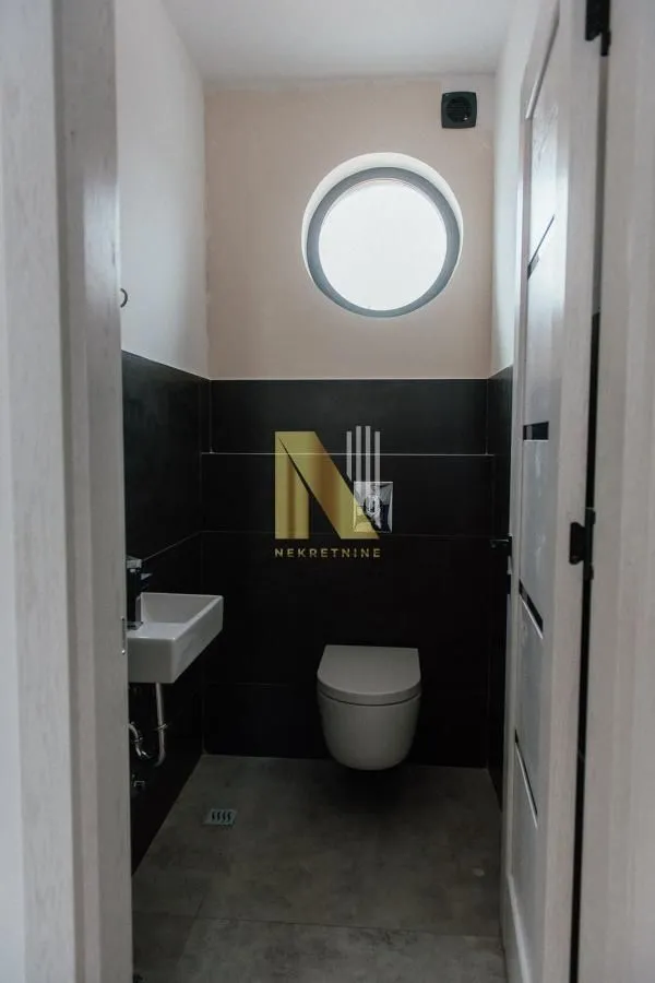 Izdavanje, trosoban stan, 105m², Sremska Kamenica, Petrovaradin