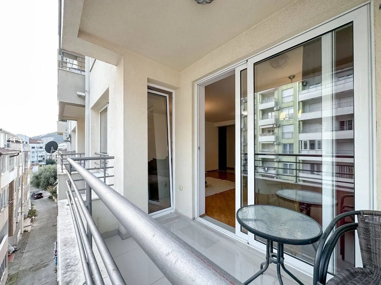 Rent, one bedroom apartment, 60m², Centar, Budva