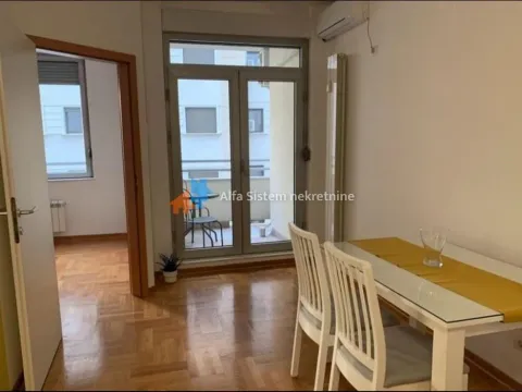 Rent, two bedroom apartment, 50m², Vračar Sve Podlokacije, Beograd - image 7