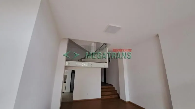 Rent, house, 247m², Petrovaradin, Novi Sad
