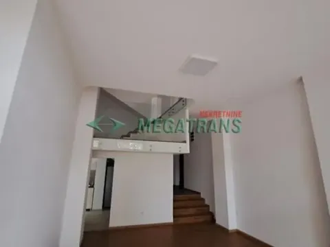 Izdavanje, kuća, 247m², Petrovaradin, Novi Sad - image 13