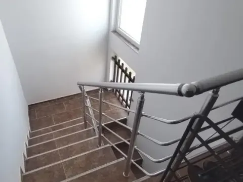 Prodaja, kuća, 175m², Zemun Ugrinovci, Zemun Sve Podlokacije - image 10