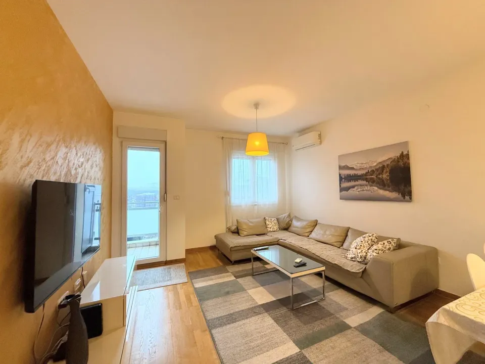 Izdavanje, dvosoban stan, 64m², City Kvart, Podgorica