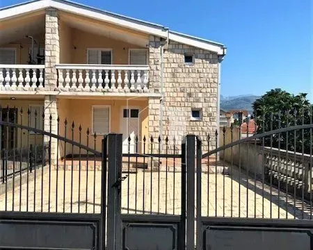 Rent, house, 220m², Konik, Podgorica - image 12