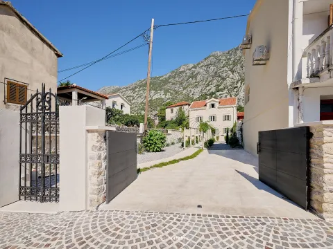 Rent, house, 200m², Dobrota, Kotor - image 43