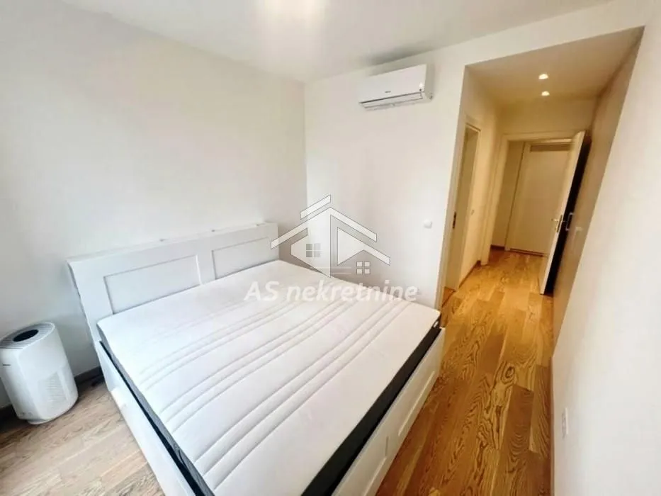 Prodaja, trosoban stan, 81m², Savski Venac, Beograd