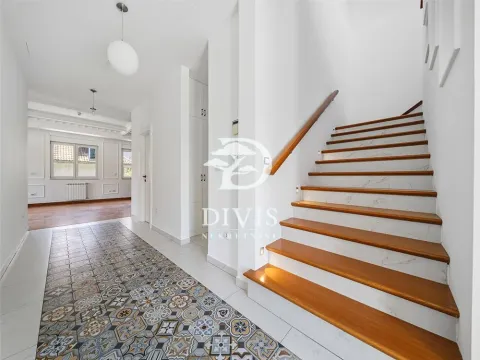 Sale, house, 500m², Zvezdin Stadion, Beograd - image 4